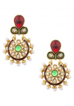 Gold dangler earrings with pearls border