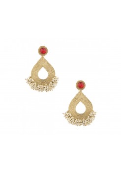 Gold dangler earrings with pearls clustrer 